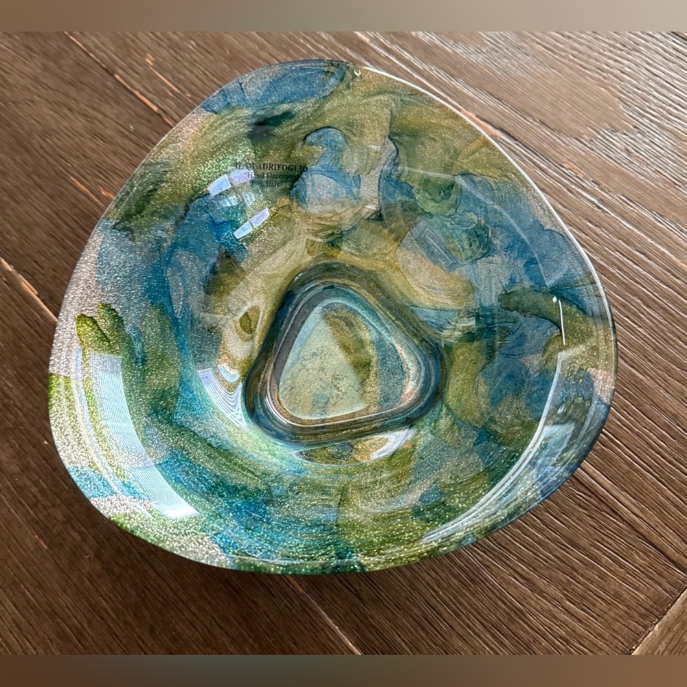 Il Quadrifoglio Blue,Green Iridescent Hand
Decorated Glass Bowl Made In Italy.